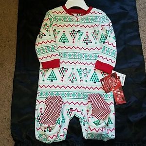 🎄New Infant Holiday Jammies🎄